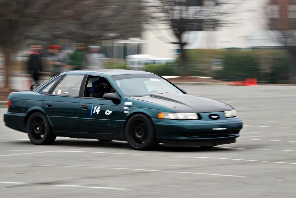 ford taurus drifting